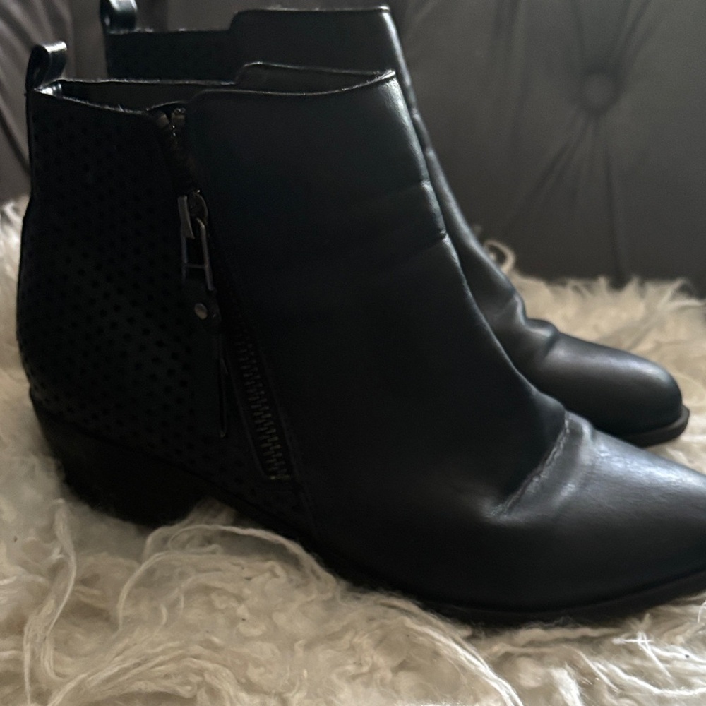 Denver Hayes Black Ankle Booties